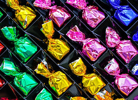 Белорусов предупредили о конфетах, которые могут быть потенциально опасны для жизни