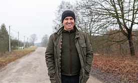 “Это стереотип, что где-то лучше”. Белорус купил дом в маленькой деревне и реализовал проект, в который никто не верил