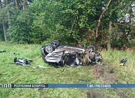 Пятеро в больнице, трое погибших – авария на трассе М-11 в Слонимском районе