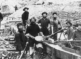 “Золото! Золото! Золото!” Почему 130 лет назад 100 тыс. человек рванули на Клондайк