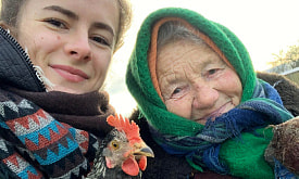 “Вары, мама, вячэру, ды на маю долю”. Как у бабушки в 95 лет появилась карточка артиста на Spotify