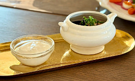 Роскошная деревня с икрой и трюфелем: что умеют готовить и в чем перебарщивают в ресторане “Дубровъ”