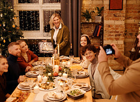 До 10 лет тюрьмы. Адвокат объяснила, что грозит за использование этих праздничных атрибутов