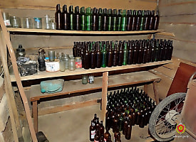 5,6 промилле и гора из бутылок. На Гомельщине двое мужчин умерли от алкоголя