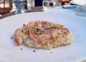 Минчане отказались платить в ресторане за блюдо из-за соуса – адвокат рассказал, можно ли так