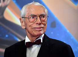 “Песенка о медведях”, “Разговор со счастьем”, “Если б я был султан”, “Остров невезения”: легендарному композитору Александру Зацепину исполнилось 100 лет