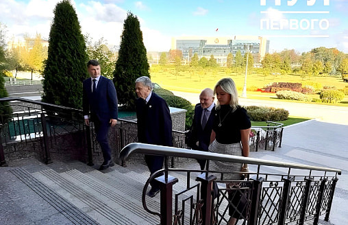 Лукашенко встретится с делегацией Трампа – в Минск прибыл Джон Коул