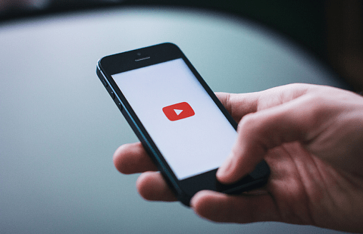 Мининформ: YouTube в Беларуси могут заблокировать при одной угрозе. Какой?