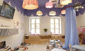 Шатер, инстаграмные игрушки и бонусы для мам: узнали, что предлагает новый семейный клуб “АНаНас”