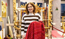 “Здесь нужно работать и руками, и ногами, и головой”. Как бухгалтер увлеклась старинным ремеслом, и что из этого вышло