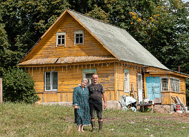 “Даже местные забыли про это место”. Семья за $1,5 тысячи купила заброшенный хутор и вернула его к жизни