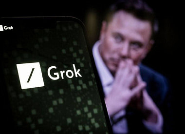 Отрицал Холокост и придумал судебные дела: когда ошибки ИИ уже не смешат?