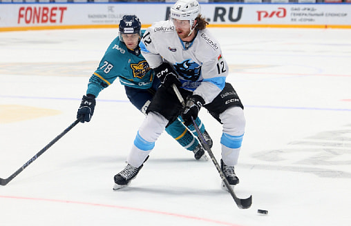 Дубль возвратившегося Пинчука: минское “Динамо” не без труда одолело аутсайдера КХЛ