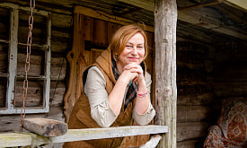 “В 54 года я нашла себя и любимое дело”. Семья купила столетнюю хату и превратила ее в уютное место