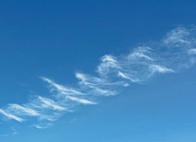 В Беларуси заметили редкие «волны» в небе