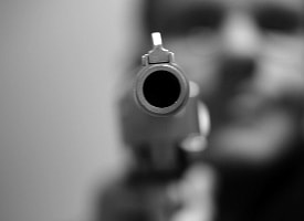 Витебский пенсионер заплатит 4200 рублей за то, что вышел с заряженной винтовкой к соседям