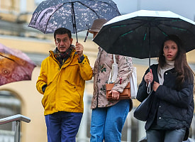 Половину Беларуси зальёт? Кому лучше взять зонт 17 апреля, рассказали синоптики