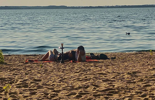 За это грозит штраф на пляже. Что нельзя делать у воды