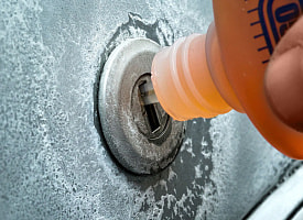 Зимний набор автоновичка: 7 неочевидных вещей, которые хорошо бы иметь в машине зимой