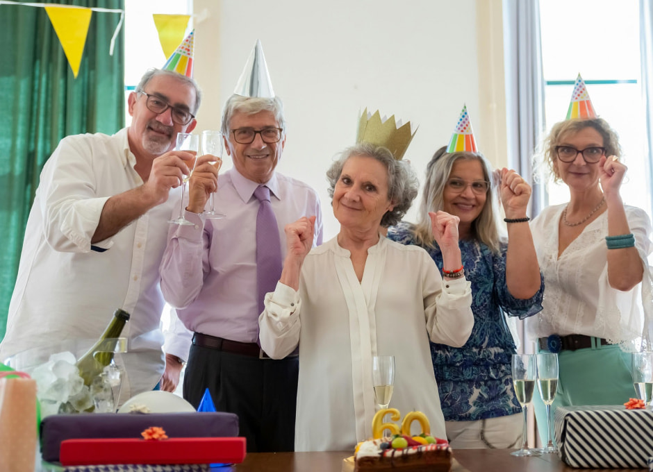 пенсионеры фото Kampus Production