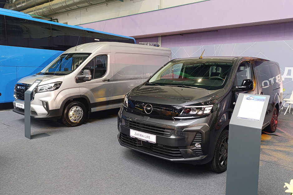 Avior V90 и Opel Zafira.jpg