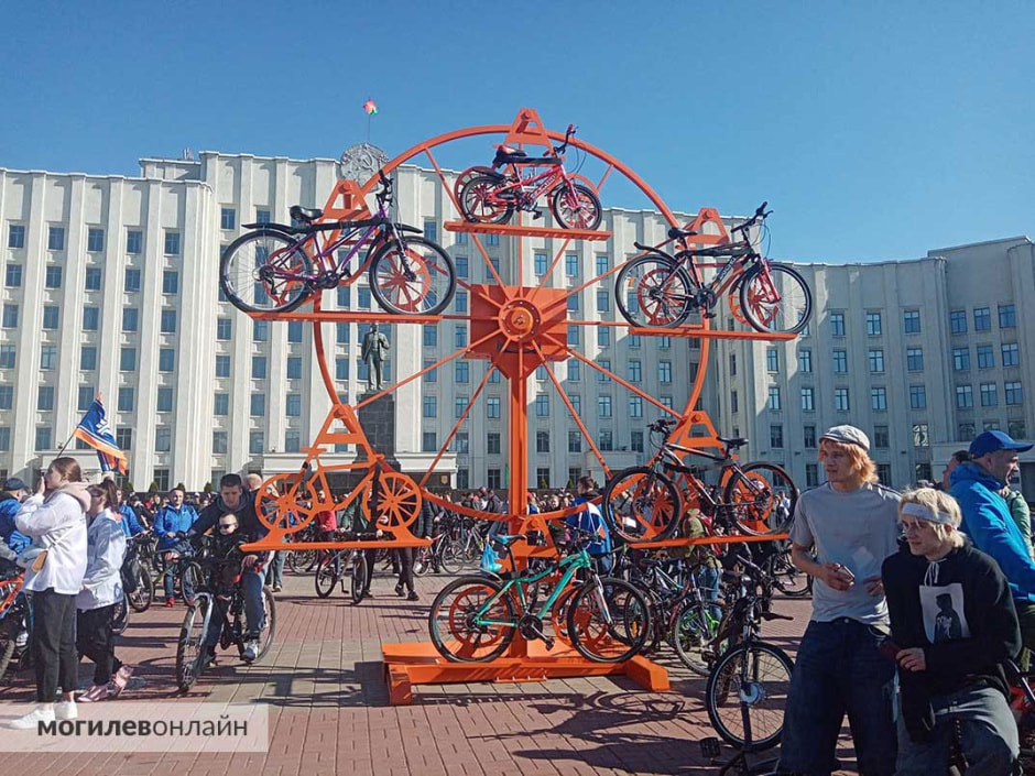 veloparkovka.jpg veloparkovka.jpg