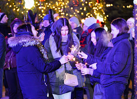 Будет ли штраф, если подростка заметят в новогоднюю ночь одного на улице? Адвокат ответила белорусам