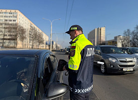 Просроченные права – мягче, за шины – строже. ГАИ рассказала о новых штрафах для водителей