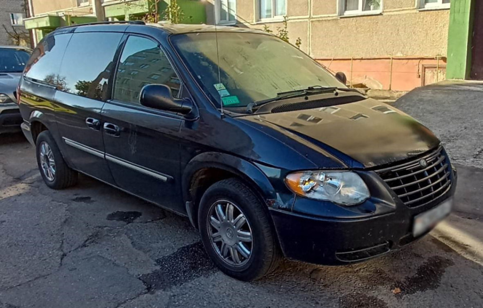 В Сморгони мужчина повредил девять иномарок и уснул в багажнике (2).jpg