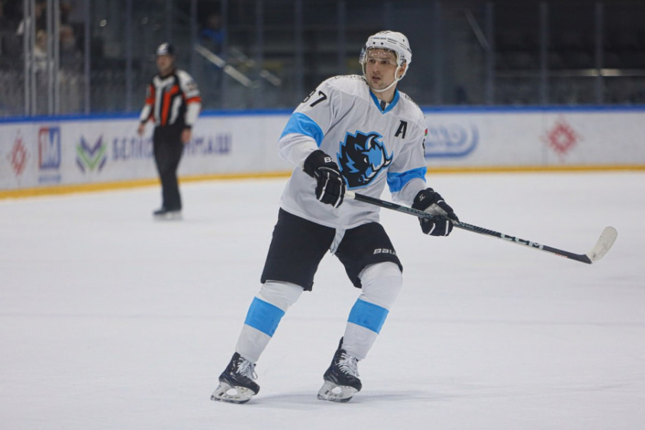 хоккей динамо нвоое.jpg