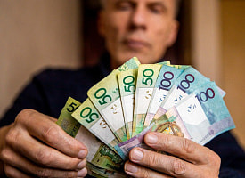 Почему “редкое моргание” собеседника может закончиться потерей денег для белорусов? Милиция рассказала