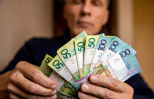 Когда белорусы на договорах подряда получат больше денег? Подписан указ