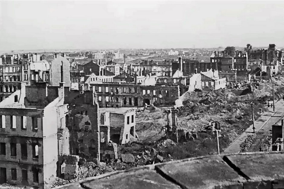 14-Руины Минска после освобождения в 1944-м.jpg