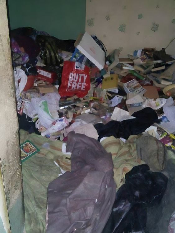 Гомельчанка превратила квартиру в свалку, чтобы не выносить мусор на улицу (5).jpg