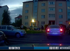 Штраф 1530 рублей и 7 протоколов. Водитель и пассажиры пытались убежать от ГАИ в Бобруйске