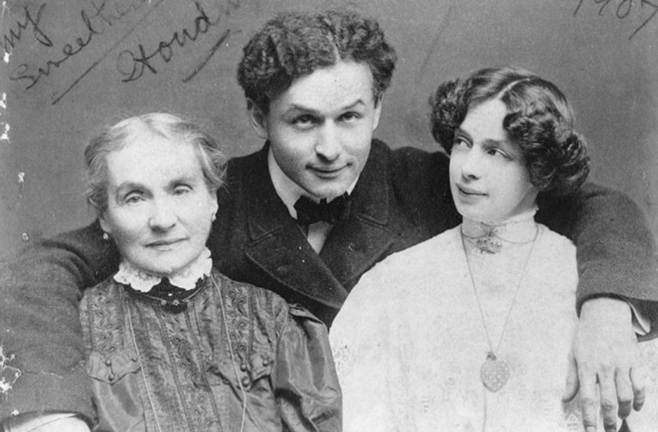 Гарри Гудини с матерью и женой