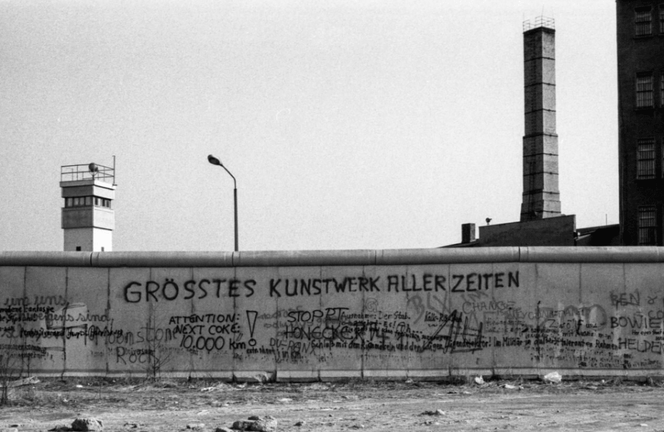 строительство берлинской стены4.png