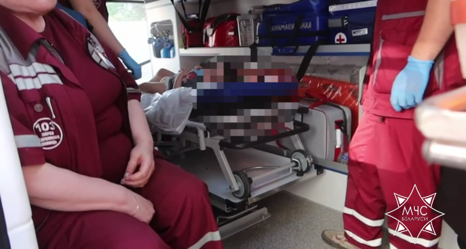 В Витебске случилось задымление из-за оставленной на плите пищи — бабушка и внук в это время спали.png