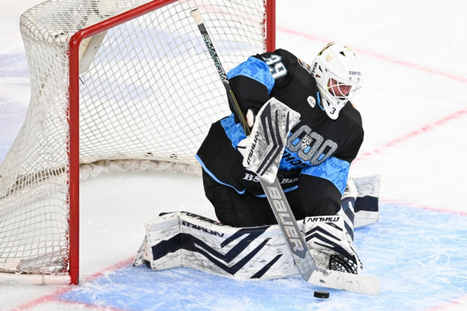 Вратарь Андрей Тихомиров 6.jpg