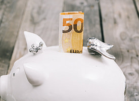 Можно докупить? Евро снова сдал, но доллар прибавил – курсы валют после торгов 17 апреля