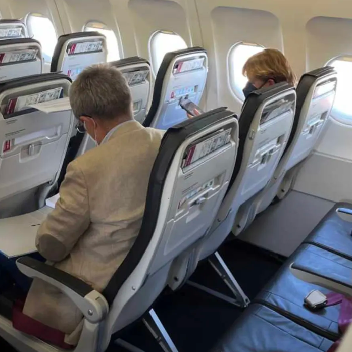 меркель самолет.png