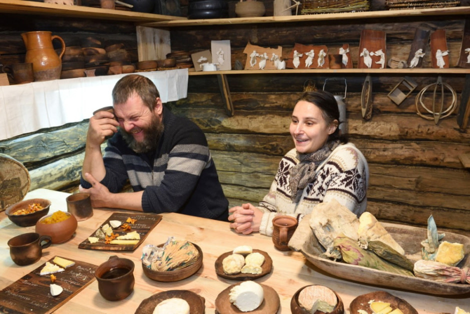 Семья восстановила старые рецепты сыров 1_Сергей и Мария Ткачевы.jpg