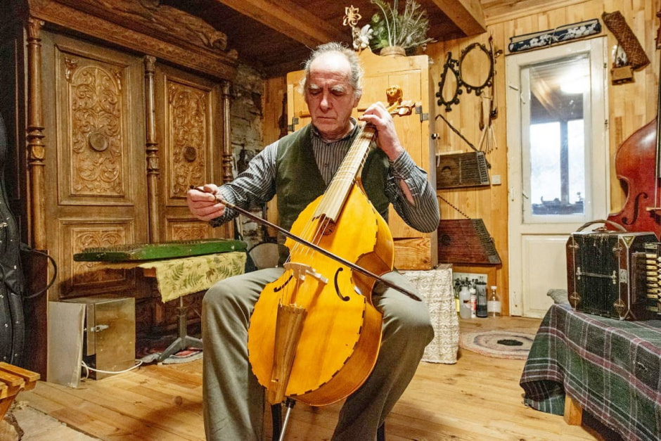 Алесь Лось и народные инструменты 9.jpg