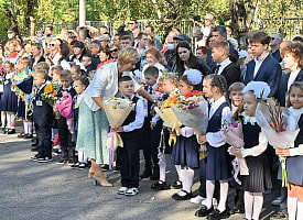 Прием в 1-е классы и не только: Минобразования запустит “горячую линию” перед учебным годом