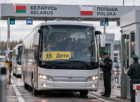Ребенок едет за границу без родителей: что изменится в Беларуси с 22 сентября