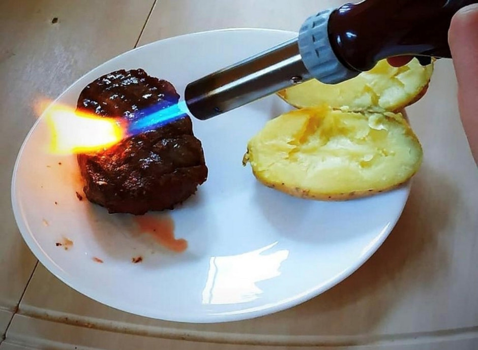 Мужчины готовят Зенькович и Петров 16.jpg