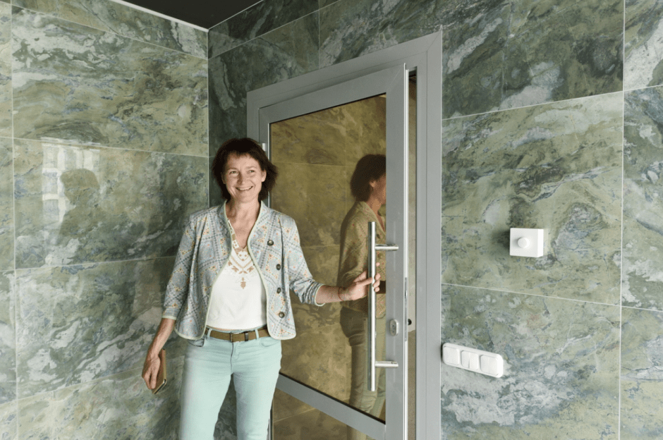 Ирина Рондель демонстрирует внутренние помещения спа