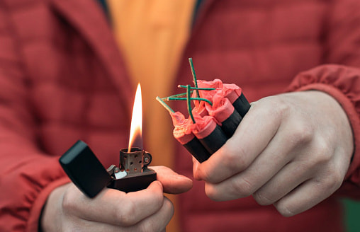 Запрет не остановил: подросток в Могилёве взорвал петарду в квартире 