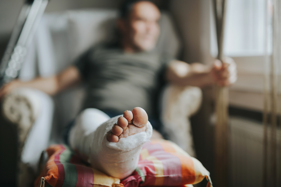 сломанная нога.png