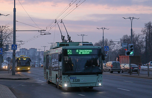 “Адская боль”. Минчанку ударило током в троллейбусе – что известно?